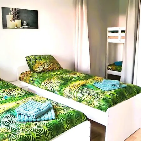 Apartment Mit Balkon In *