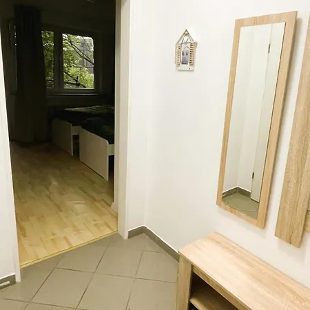 Mit Balkon In