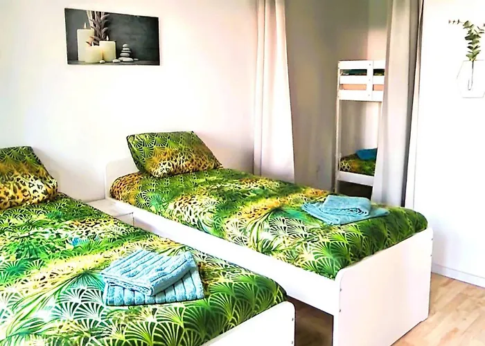 Appartement Mit Balkon In *